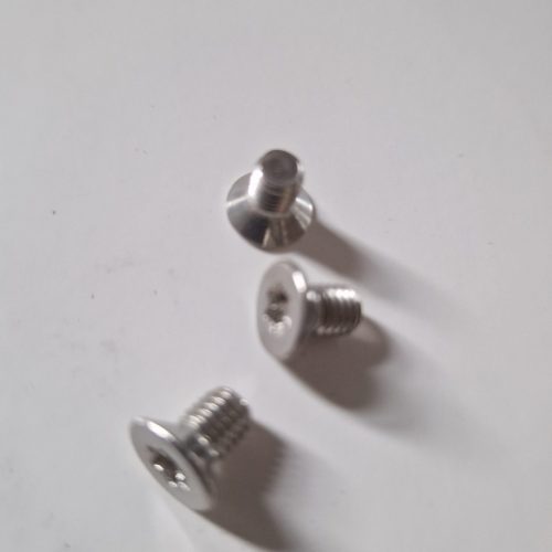Replacement screws for hoof trimming disc.